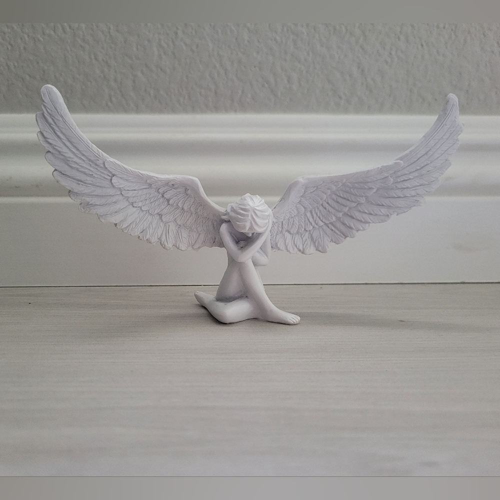 Angel Figurine White Resin Material Memorial Statue Great Gift NWT